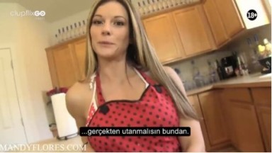 Yeni üvey annemle ilk yakınlaşmamız - Mutfakta sikiş pornosu