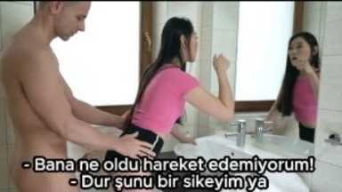 Zamanı durdurup asyalı kız arkadaşını habersiz sikti